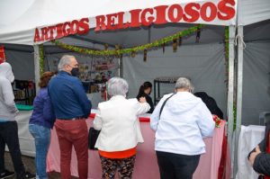 Barraca de artigos religiosos da festa de Santa Rita de Cássia 2021
