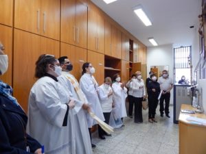 Preparação para a missa da festa de Santa Rita de Cássia 2021